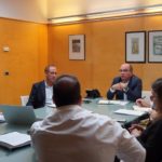El conseller del Mar y del Ciclo del Agua, Juan Manuel Lafuente, se reúne con el conseller de Medio Ambiente del Consell de Menorca, Simón Gornés. - CAIB