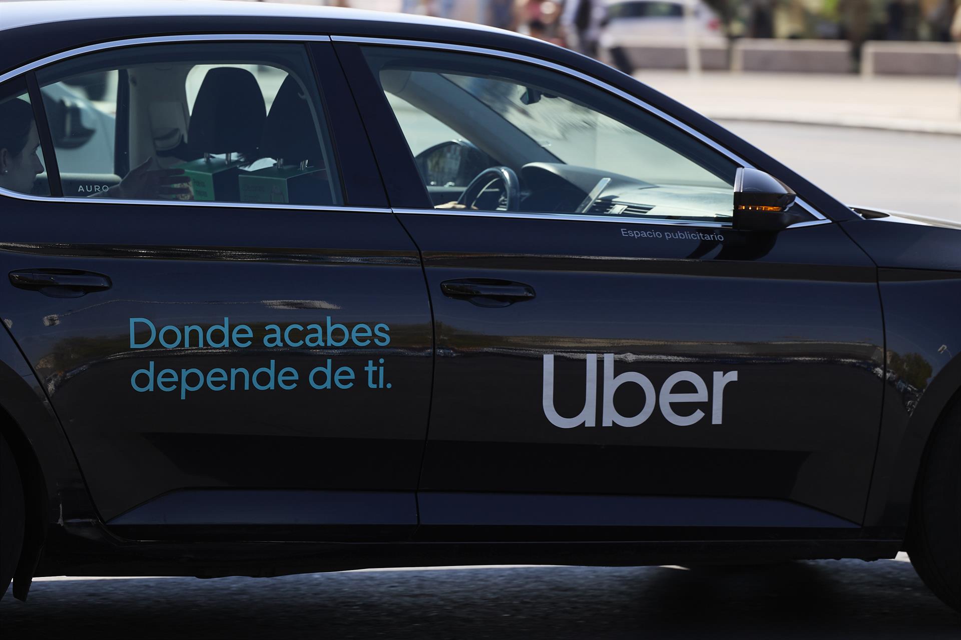 Un taxi de Uber - Jesús Hellín - Europa Press - Archivo