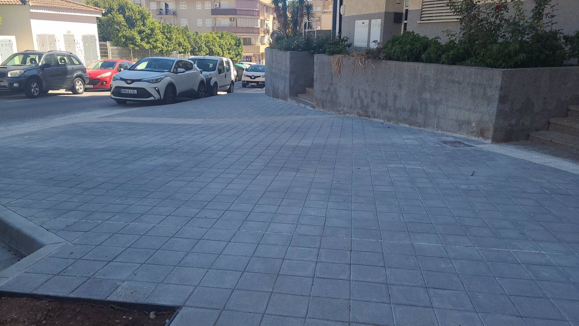El área de Infraestructuras de Cort mejora la accesibilidad de las aceras de la calle Martí Boneo - AYUNTAMIENTO DE PALMA