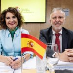 La vicepresidenta cuarta y ministra de Hacienda y Función Pública, María Jesús Montero y el ministro de Política Territorial y Memoria Democrática, Ángel Víctor Torres, durante la reunión del Consejo de Política Fiscal y Financiera (CPFF). - Carlos Luján - Europa Press