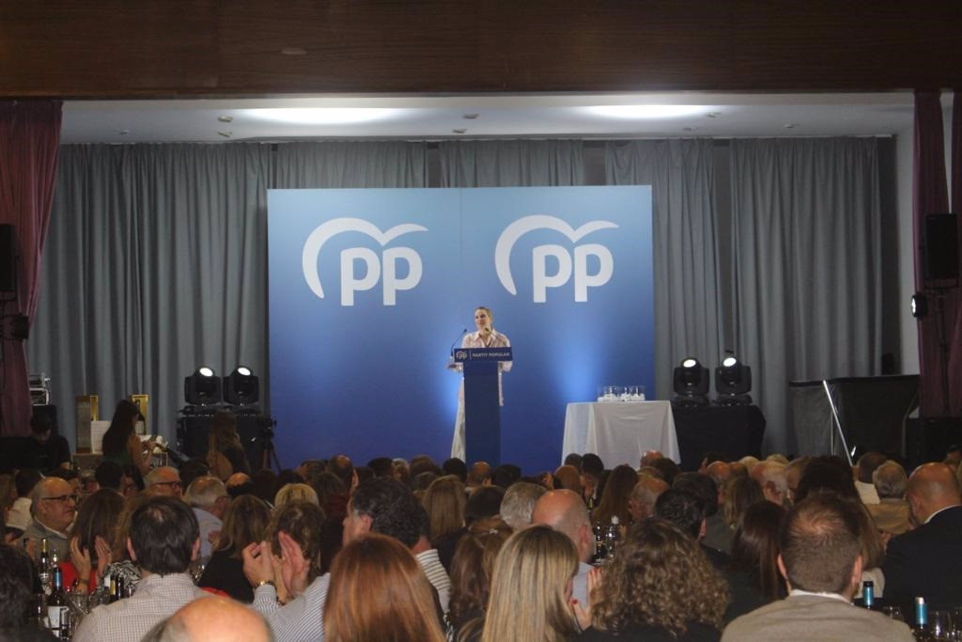 La presidenta del PP balear, Marga Prohens, en la tradicional cena de Navidad del Partido en las islas - PP