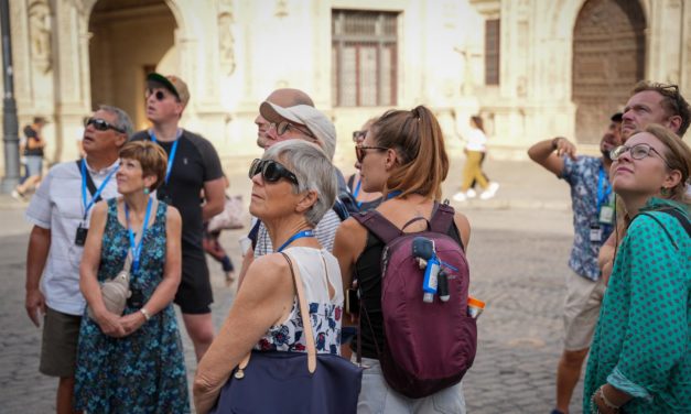Canarias, Baleares, Madrid, Valencia y Andalucía superan los turistas de 2019, pero no Cataluña