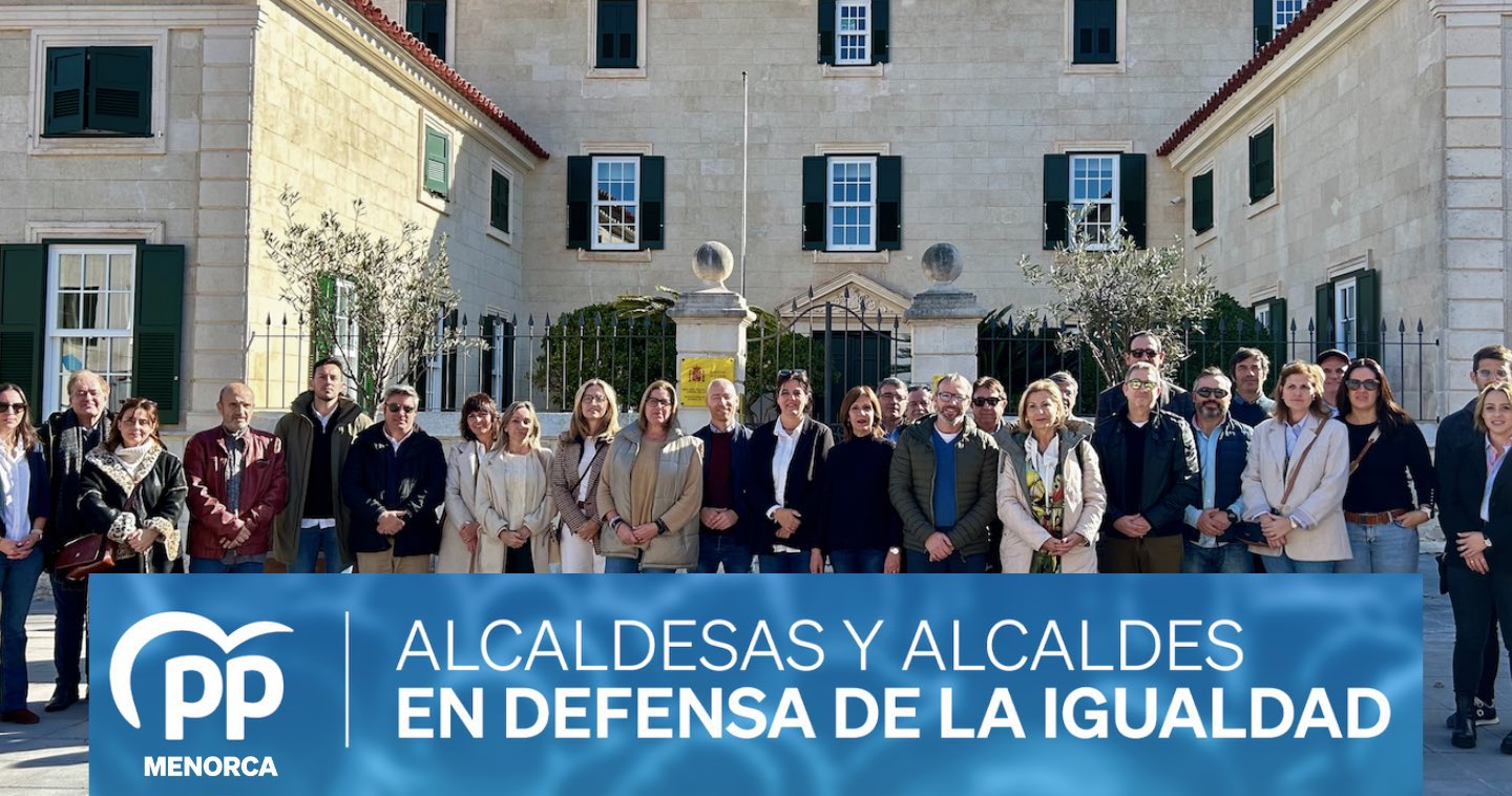 Acto, en Palma, en el que los alcaldes del PP de Mallorca han firman un manifiesto contra la amnistía - Twitter Marga Prohens.