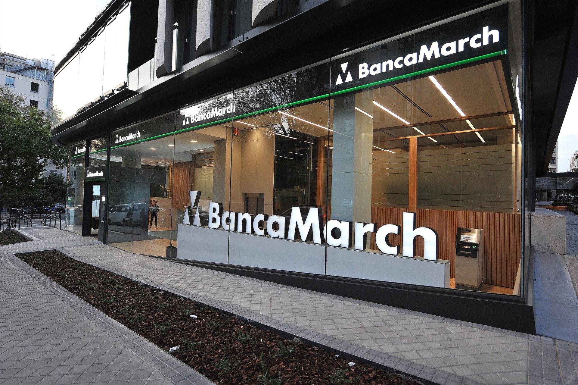 Oficina de Banca March en Calle Juan Bravo, 3 (Madrid) - BANCA MARCH - Archivo