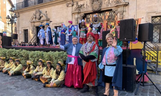 Los pajes reales llegan a Palma para recoger las cartas a los Reyes Magos