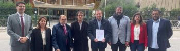 Representantes de PSIB, Sumar y la OCB el día de la presentación del recurso de inconstitucionalidad del decreto que elimina el catalán como requisito en la sanidad. - PSIB