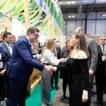Los Reyes visitan el stand de Baleares en Fitur - CAIB