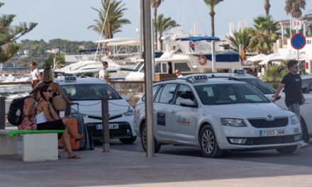 El Govern dedicará 528.000 euros a crear una ‘app’ pública para la contratación de taxis