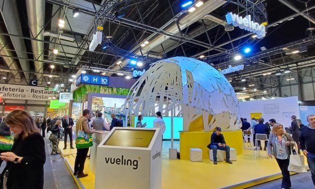 Vueling celebra y reivindica la innovación y la sostenibilidad en su estand de Fitur