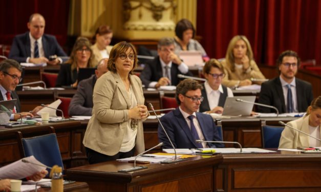 PP y Vox rechazan aclarar si el catalán será requisito en la función pública