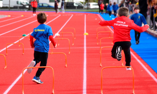 La renovada pista de atletismo del Mateu Cañellas reúne a cientos de niños en Inca