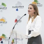 La presidenta del Govern, Marga Prohens, interviene en el stand de Baleares, durante la primera jornada de la Feria Internacional de Turismo. - A. Pérez Meca - Europa Press - Archivo