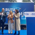 La vicesecretaria de Igualdad, Conciliación y Política Social del Partido Popular, Ana Alós, junto a la secretaria general del PP de Baleares, Sandra Fernández, y el presidente de los 'populares' de Palma y alcalde de la ciudad, Jaime Martínez. - EUROPA PRESS