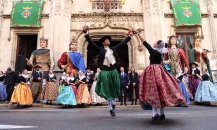 El Consell celebra el Día de Baleares con un ‘ball de bot’ multitudinario y el encuentro de ‘gegants’