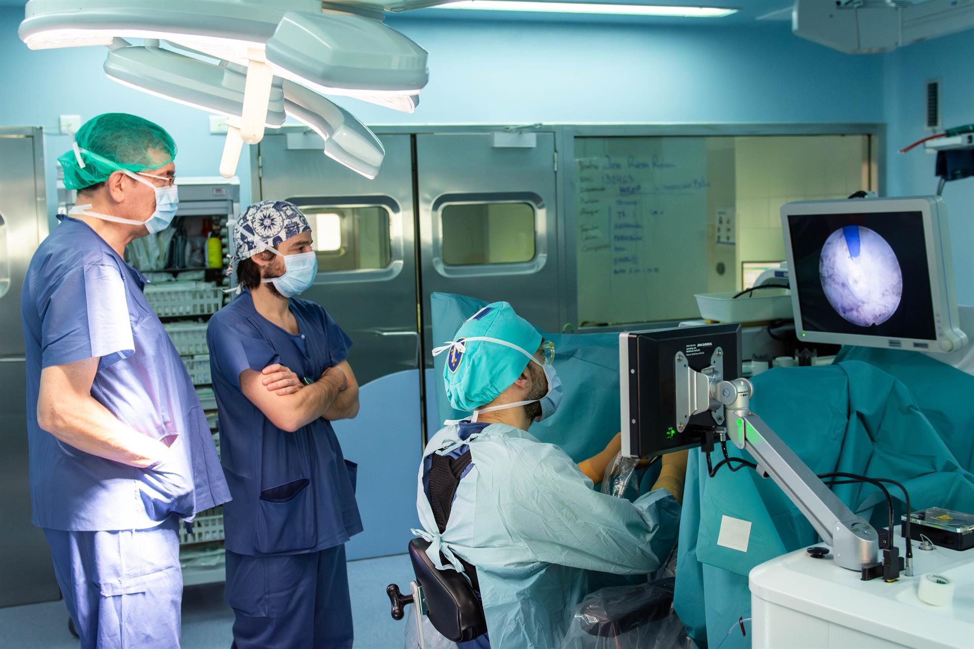 Intervenciones de cirugía de próstata con láser HoLEP en el Hospital Universitario Son Llàtzer - CAIB