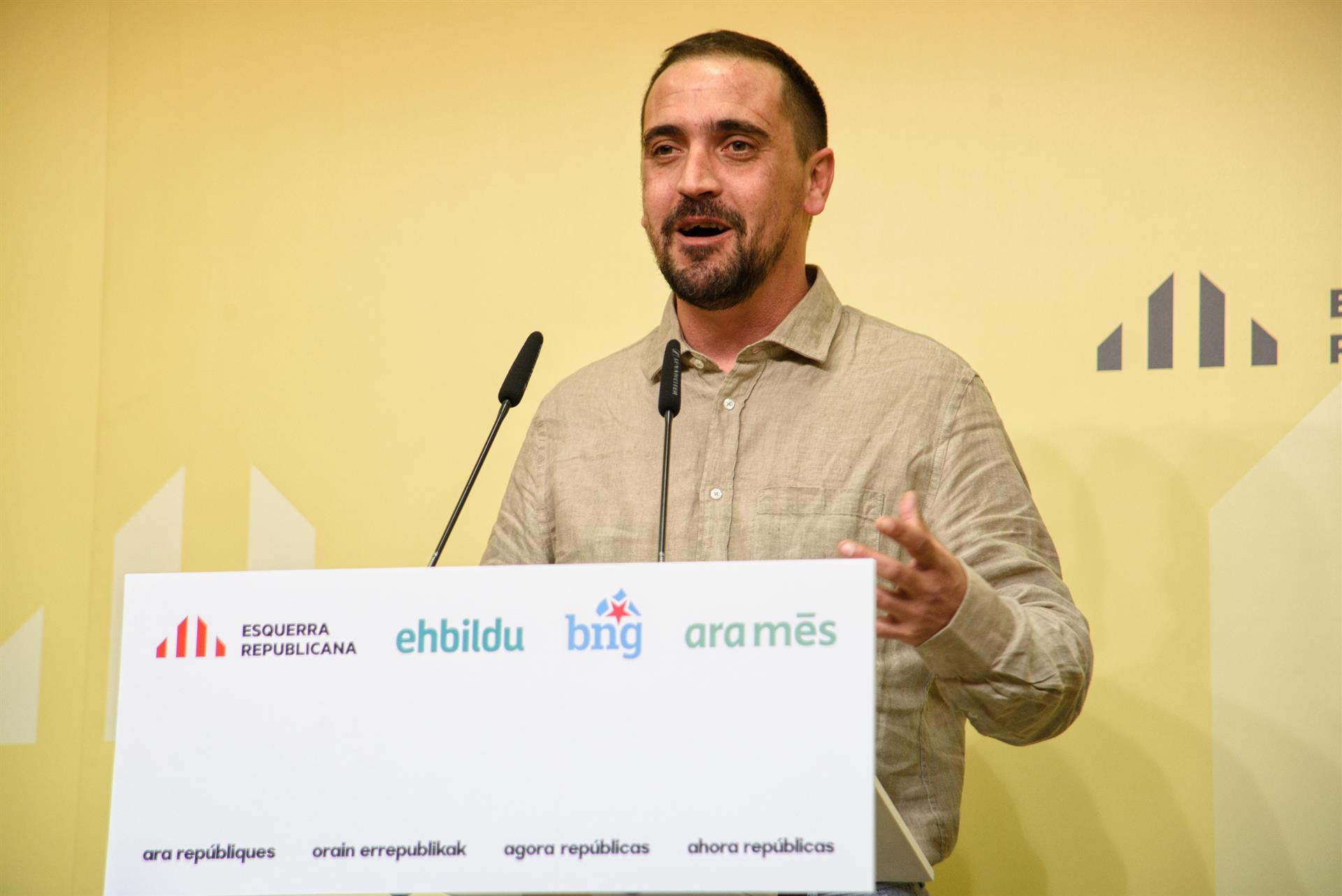 El coordinador de Ara Més, Mateu Mates, interviene tras firmar el acuerdo de coalición con ERC, EH Bildu y BNG a las elecciones europeas en un acto en Barcelona. - ALBERTO PAREDES-EUROPA PRESS