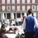 El empleo en el sector turístico en Baleares subió en 10.000 trabajadores en marzo, un 10,5%