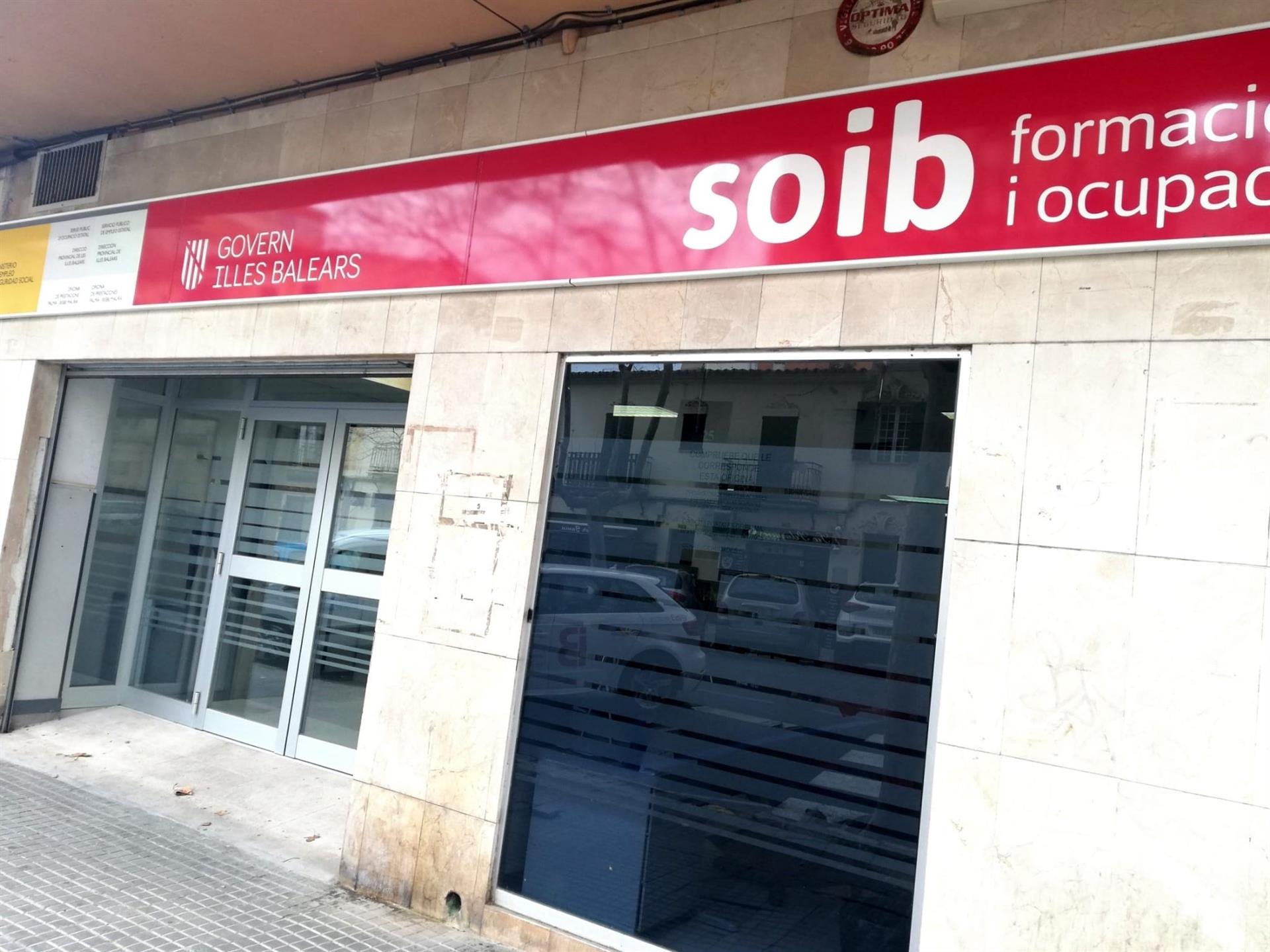 Oficina del SOIB en la calle Miquel Marqués de Palma. - EUROPA PRESS - Archivo