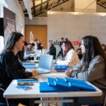Varias personas realizan entrevistas durante una de las jornadas de selección de personal de PalmaActiva. - CORT - Archivo