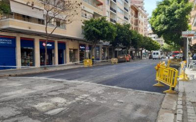 Reabierta al tráfico la calle Ramón y Cajal tras finalizar el asfaltado de la calzada