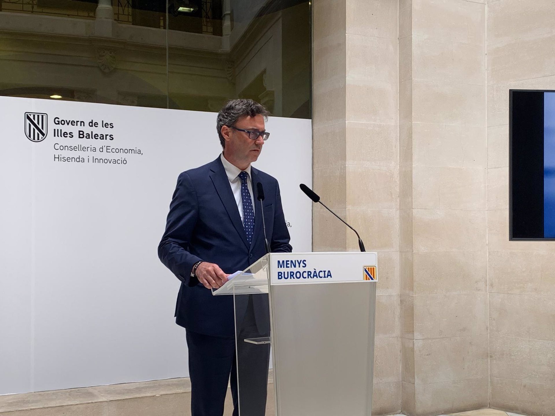 El vicepresidente y conseller de Economía, Hacienda e Innovación, Antoni Costa, en rueda de prensa - EUROPA PRESS