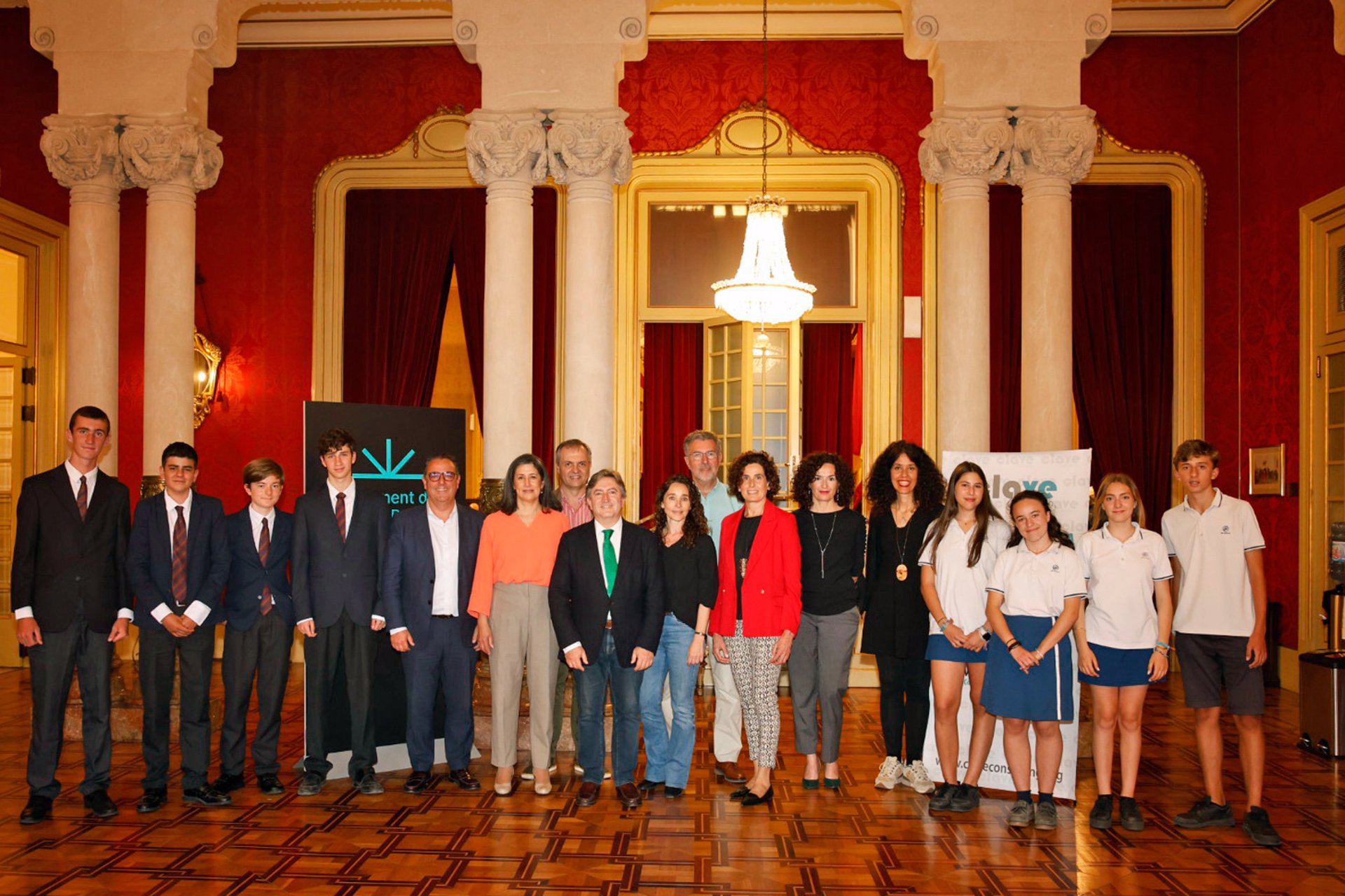 El Parlament acoge la final de la Liga de Debate Junior y Mini. - PARLAMENT