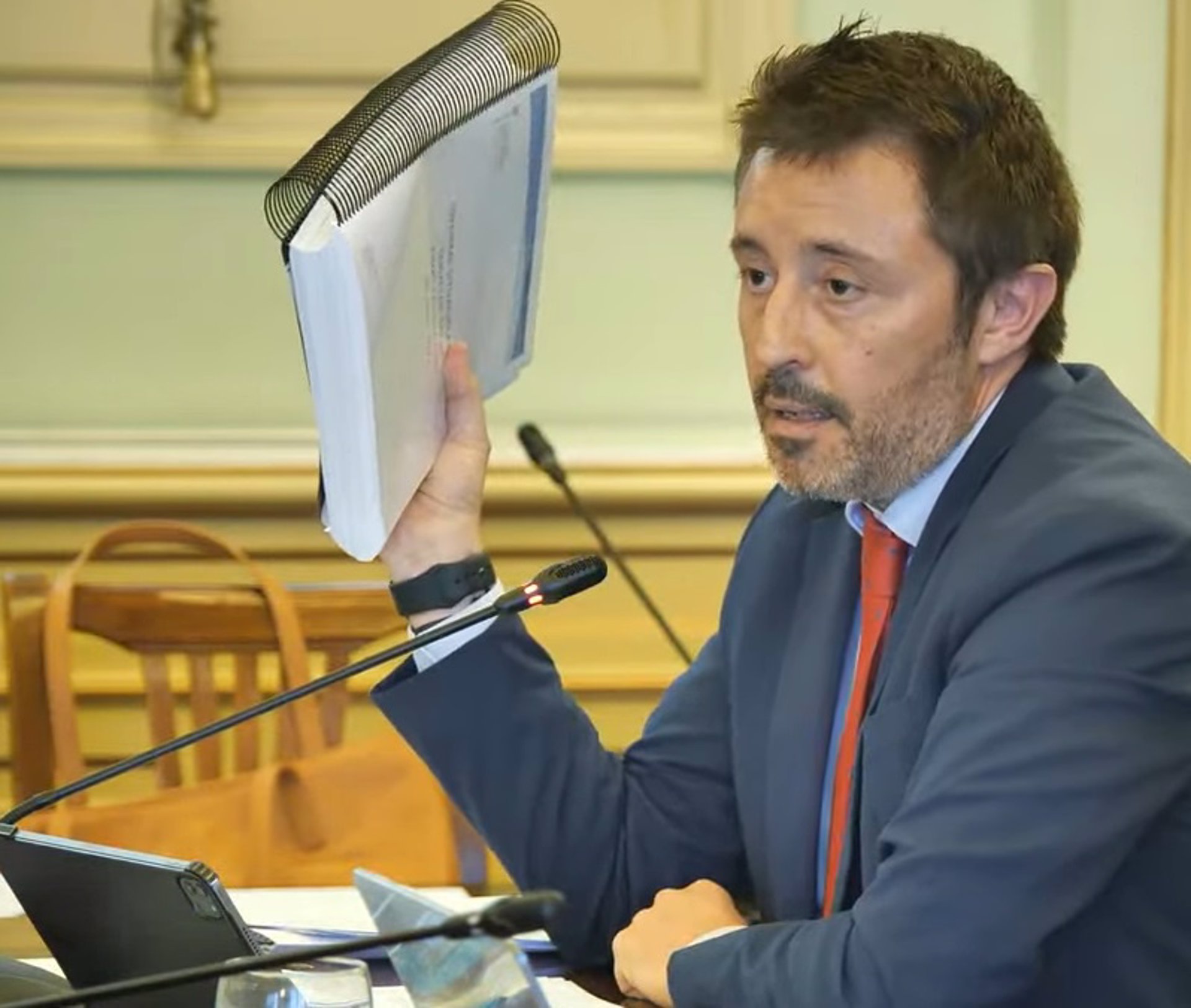 La Fiscalía de Baleares ha solicitado informar a su homóloga europea acerca del procedimiento abierto por la denuncia del PSIB contra el actual director general del IbSalut, Javier Ureña, por la reclamación a la empresa del caso Koldo.