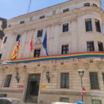 La bandera LGTBI ondea en la sede de la Delegación del Gobierno en Baleares. - DELEGACIÓN DE GOBIERNO EN BALEARES