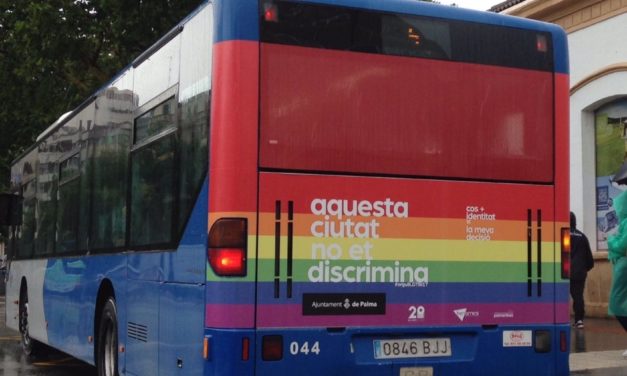 La EMT ofrece colaboración para esclarecer la agresión homofóba en un autobús y defiende la no actuación del conductor