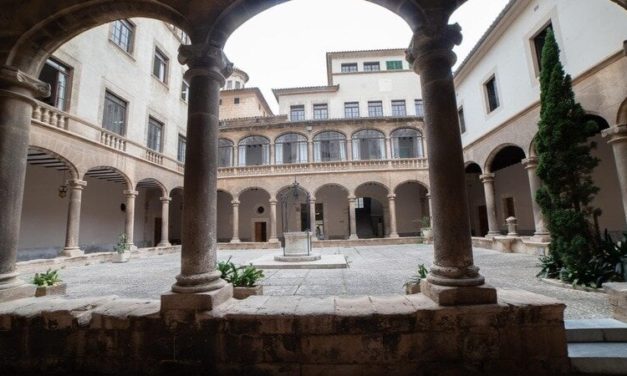 Los Antiguos Alumnos de Montesión lanzan una petición en Change.org para evitar el uso especulativo del viejo colegio