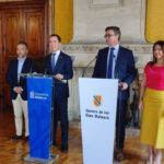 El conseller insular de Territorio, Movilidad e Infraestructuras, Fernando Rubio, el presidente insular, Llorenç Galmés, el conseller de Economía, Hacienda e Innovación, Antoni Costa, y la consellera de Vivienda, Territorio y Movilidad, Marta Vidal. - EUROPA PRESS