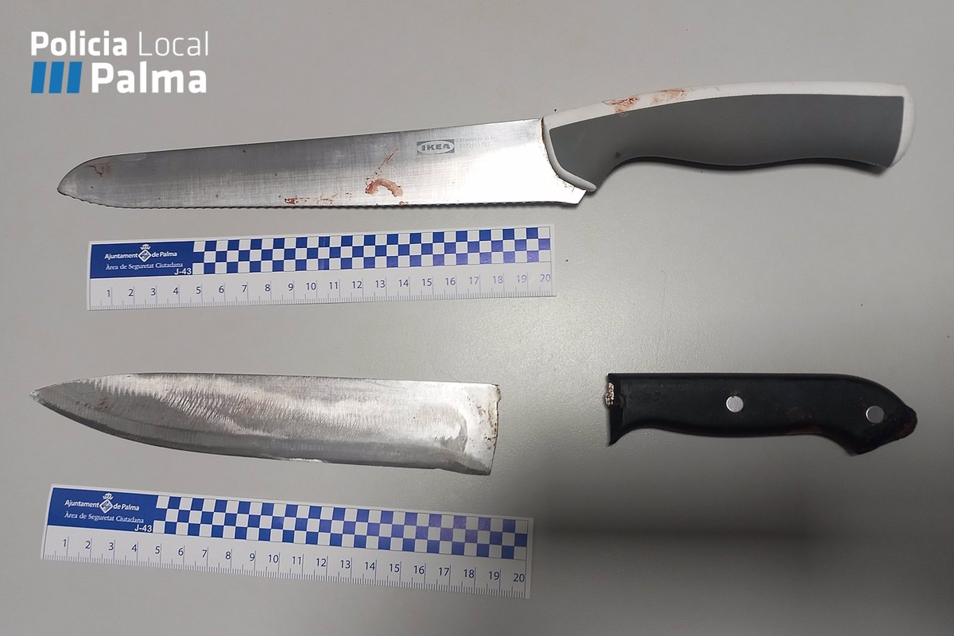 Cuchillos incautados al hombre detenido en Palma por presuntamente retener a otro contra su voluntad y agredirle con un arma blanca - POLICÍA LOCAL