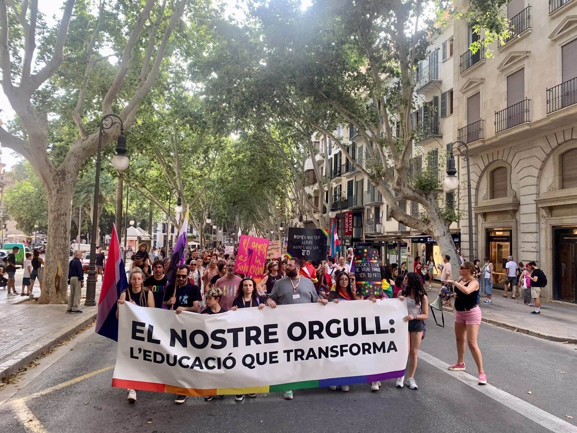 Manifestación en Palma por el Día del Orgullo LGTBI. - EUROPA PRESS