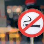 Señal de tráfico, prohibido fumar.