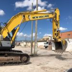 Retro-excavadora en el poblado de Son Banya durante las demoliciones de 2018. - AYUNTAMIENTO DE PALMA - Archivo