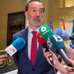 El presidente del Parlament, Gabriel Le Senne, atiende a los medios tras la reunión de la Mesa. - EUROPA PRESS