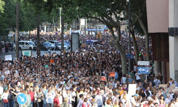 Palma acoge esta tarde a las 19 horas la manifestación convocada por «Menys turisme, més vida» contra la masificación turística