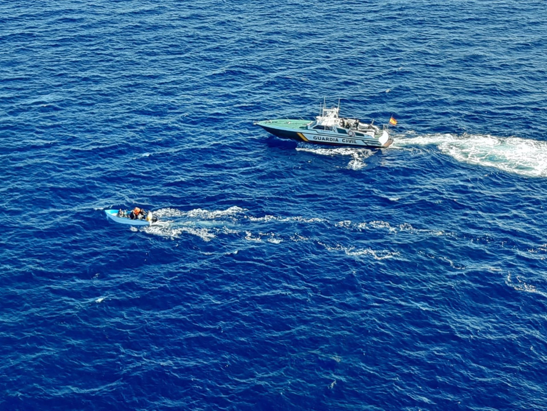 Una patera localizada por la Guardia Civil (imagen de archivo). - GUARDIA CIVIL - Archivo