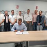 El conseller de Educación, Antoni Vera, firma con los sindicatos el acuerdo para el desarrollo de la carrera profesional de los inspectores educativos - CAIB
