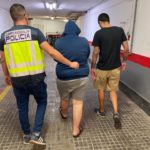 El detenido, conducido por los agentes en dependencias policiales. - POLICÍA NACIONAL