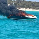 Lancha incendiada en Ses Covetes - SALVAMENTO MARTÍTIMO