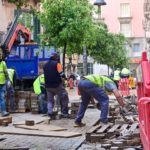 Trabajadores que llevarán a cabo la reforma del pavimento en las calles Velázquez y Tous i Ferrer en el municipio de Palma. - AYUNTAMIENTO DE PALMA - Archivo