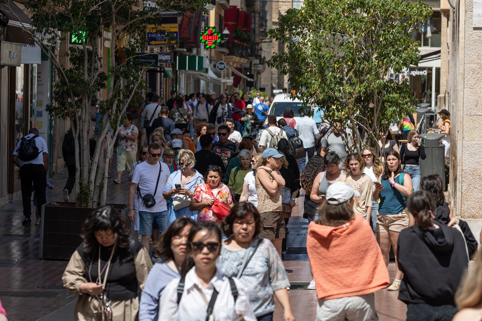 Turistas en la calle San Miguel de Palma.