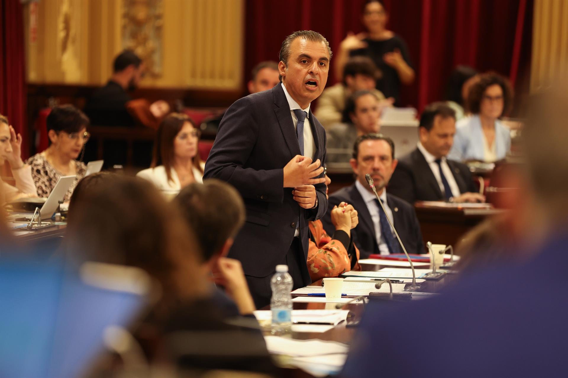El conseller de Educación y Universidades, Antoni Vera. - Tomàs Moyà - Europa Press - Archivo