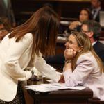 La portavoz de Vox, Manuela Cañadas, y la presidenta del Govern, Marga Prohens. - Tomàs Moyà - Europa Press - Archivo