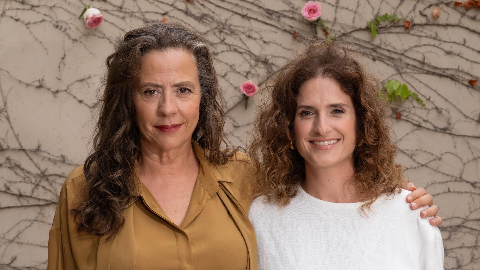 Nazareth Castellanos y Marisol Ramírez.