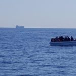 Patera con 18 personas rescatada en aguas de Almería por Salvamento Marítimo. - SALVAMENTO MARÍTIMO - Archivo