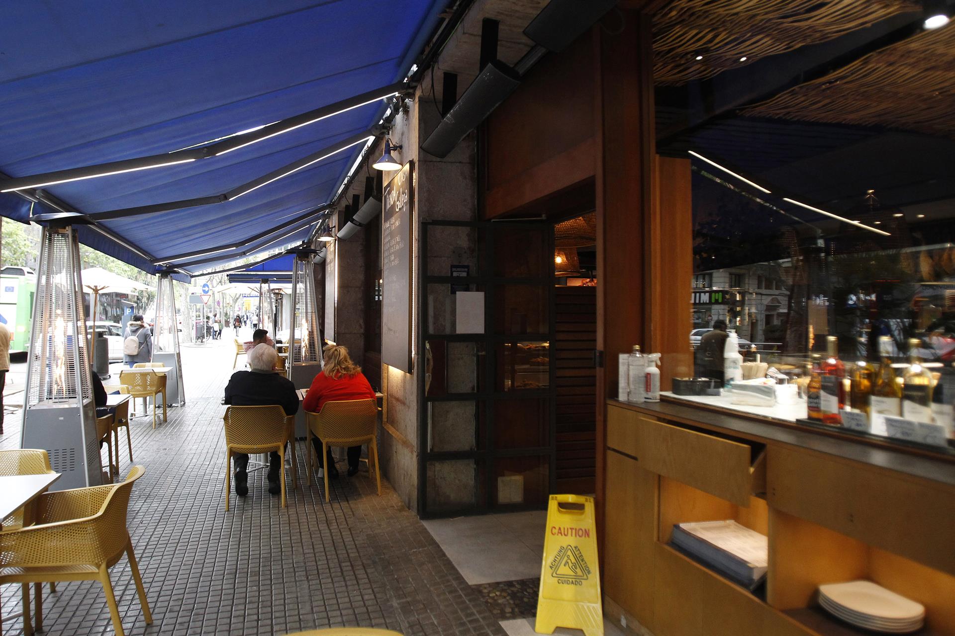 El exterior de un bar. - Isaac Buj - Europa Press - Archivo