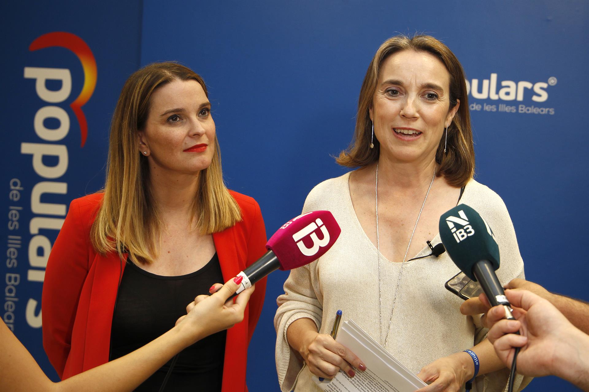 Prohens y Gamarra atendiendo a los medios en la sede del PP balear. - Isaac Buj - Europa Press - Archivo