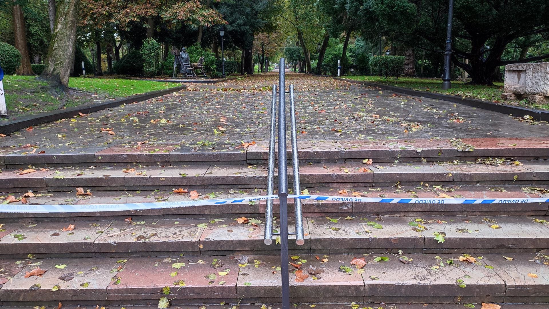 Parque de San Francisco, en Oviedo, cerrado - EUROPA PRESS
